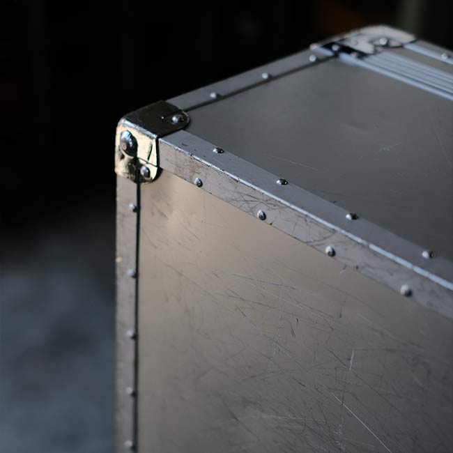 Aluminum trunk for equipment