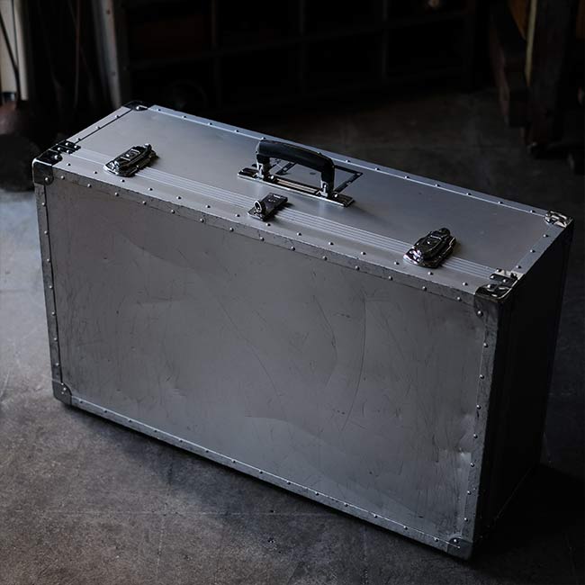 Aluminum trunk for equipment