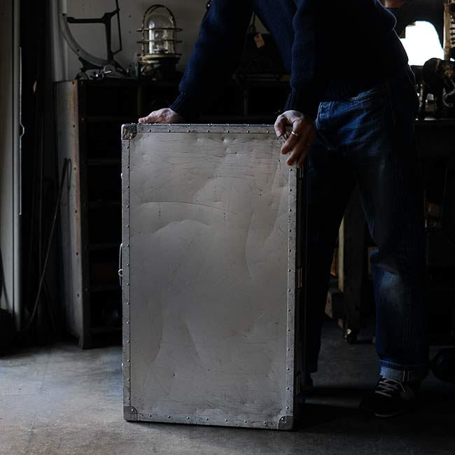 Aluminum trunk for equipment