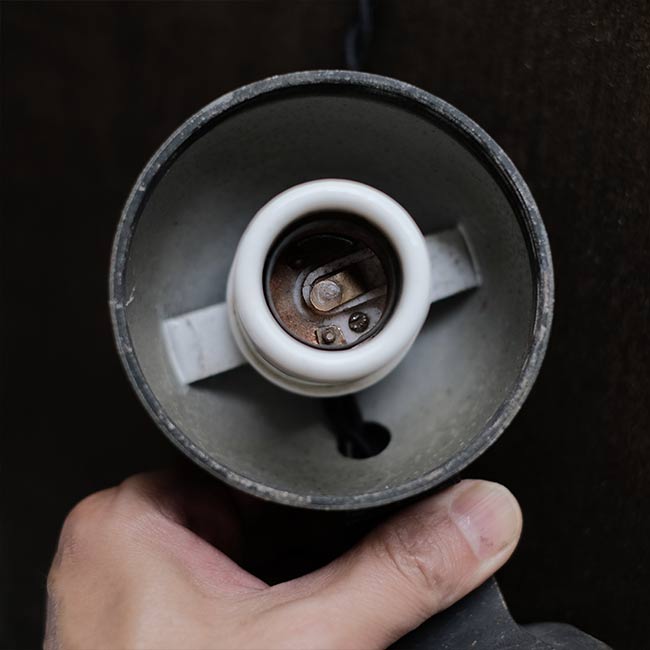Small aluminum lamp