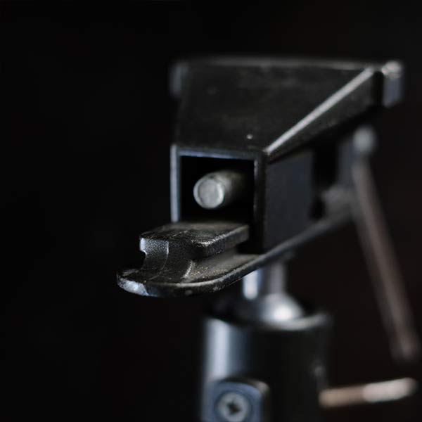 Angle adjustable vise