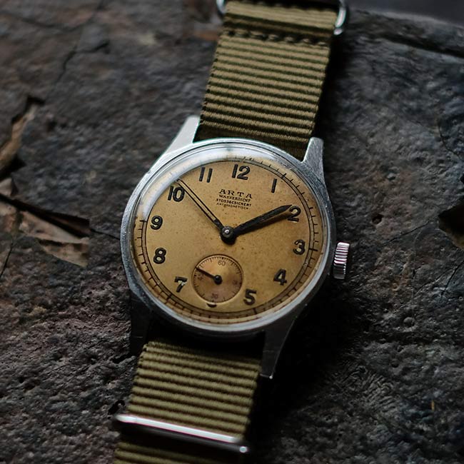 Alta Wasserdicht manual-winding watch