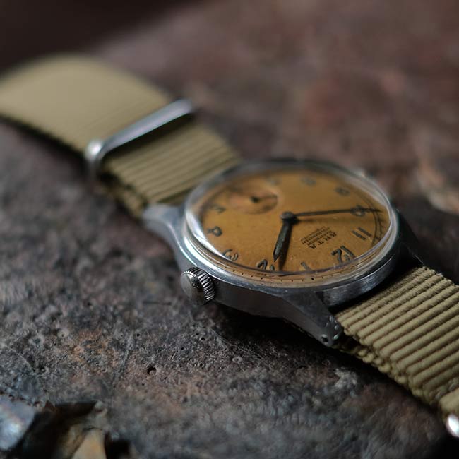 Alta Wasserdicht manual-winding watch