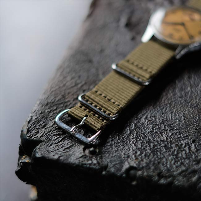 Alta Wasserdicht manual-winding watch