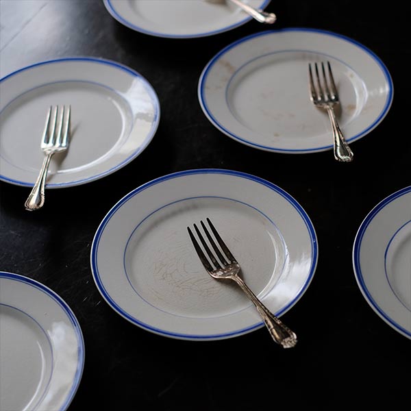BEST IRONSTONE Blue Line Plate φ18cm
