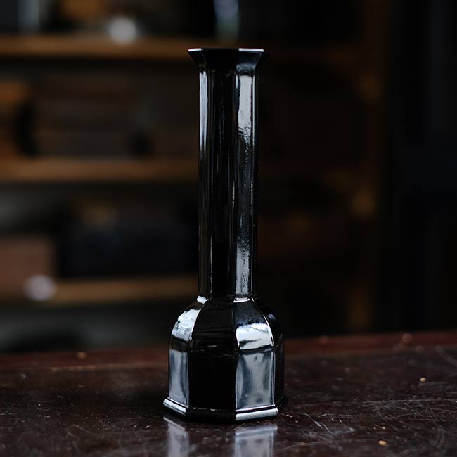 Black glass flower vase