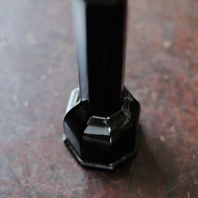 Black glass flower vase