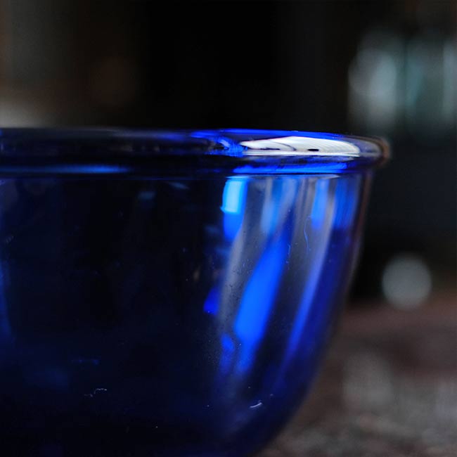 Glass bowl