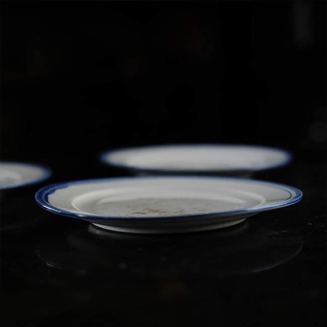 Hard ceramic medium plate φ18cm