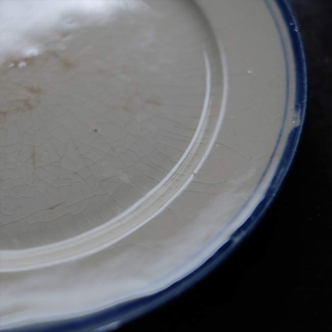 Hard ceramic medium plate φ18cm