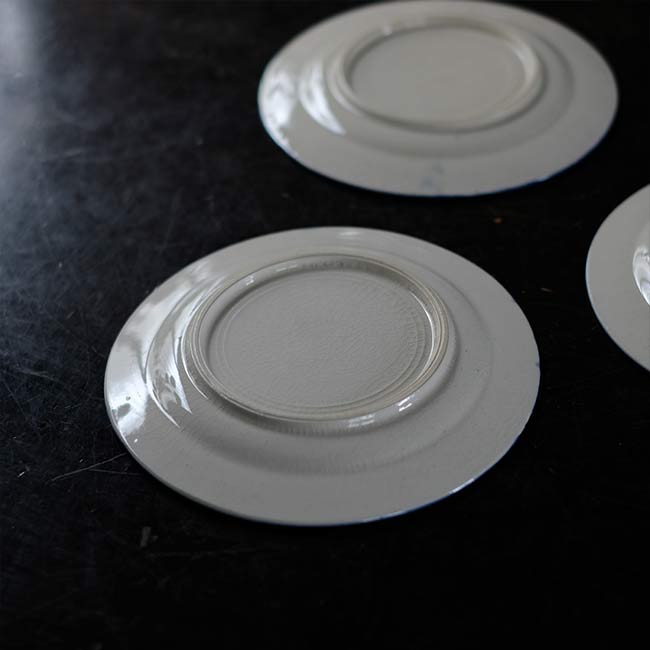 Hard ceramic medium plate φ18cm