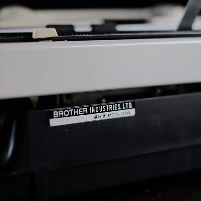 BROTHER Full Matic 33 Typewriter