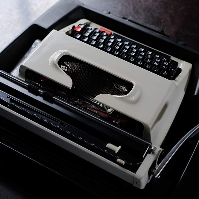 BROTHER Full Matic 33 Typewriter