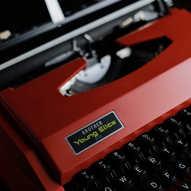 BROTHER Young Elite Typewriter