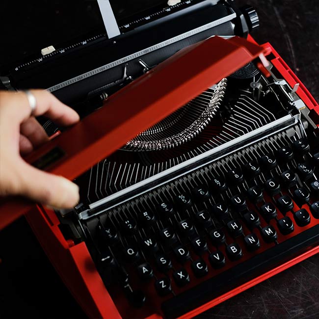 BROTHER Young Elite Typewriter