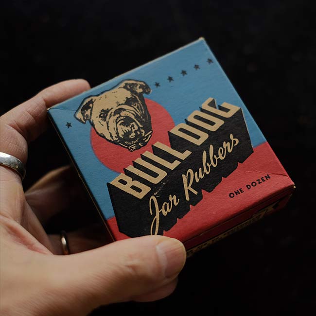 Bull Dog Jar Rubbers(箱付きセット)