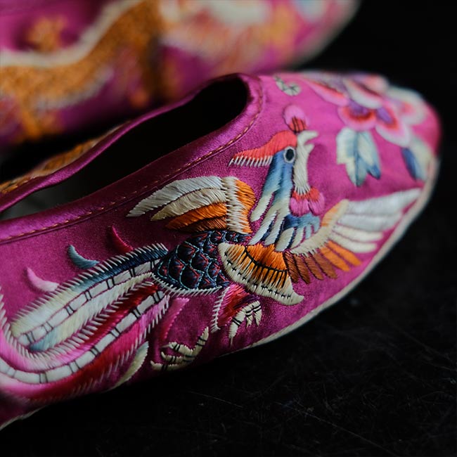 Embroidered children's shoes
