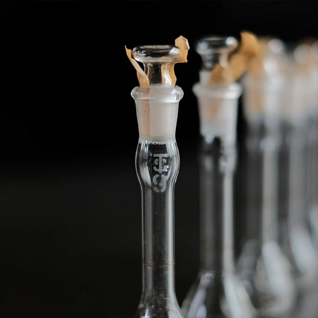 DAIWAメスフラスコ 5ml