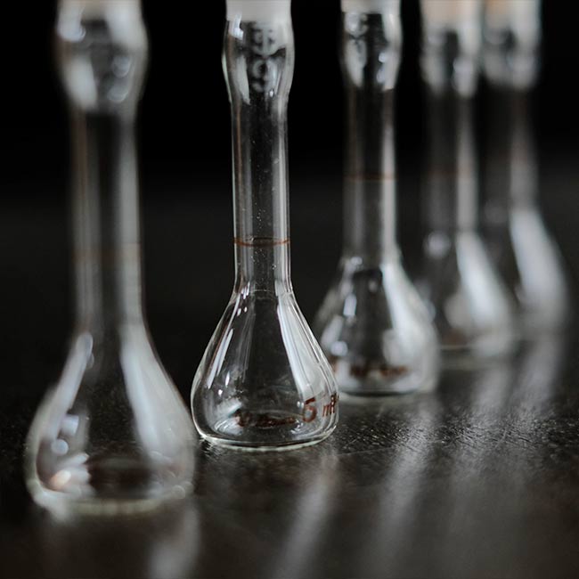 DAIWAメスフラスコ 5ml