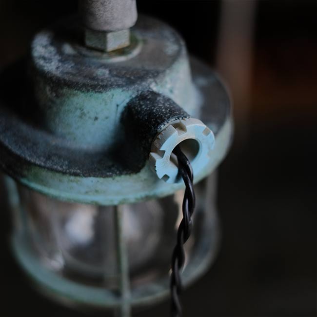 Hanging marine work light