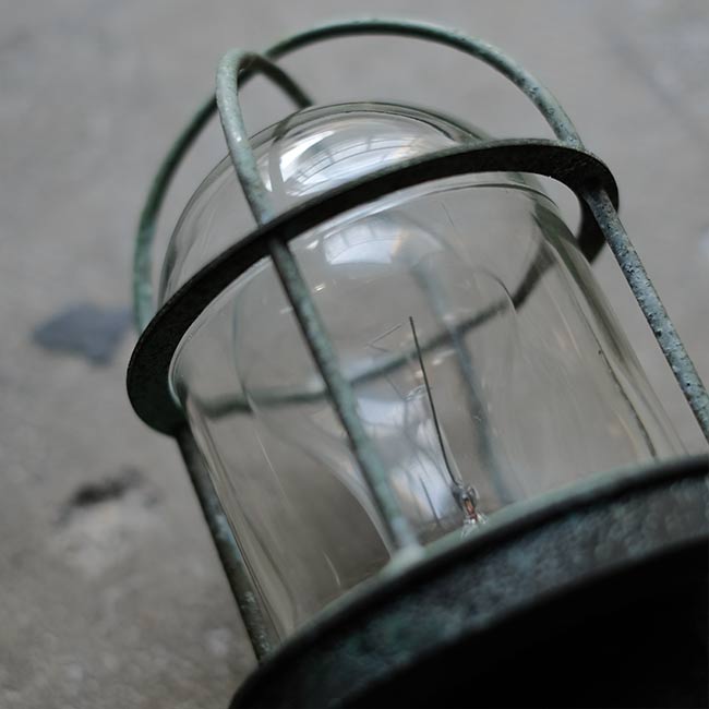 Hanging marine work light
