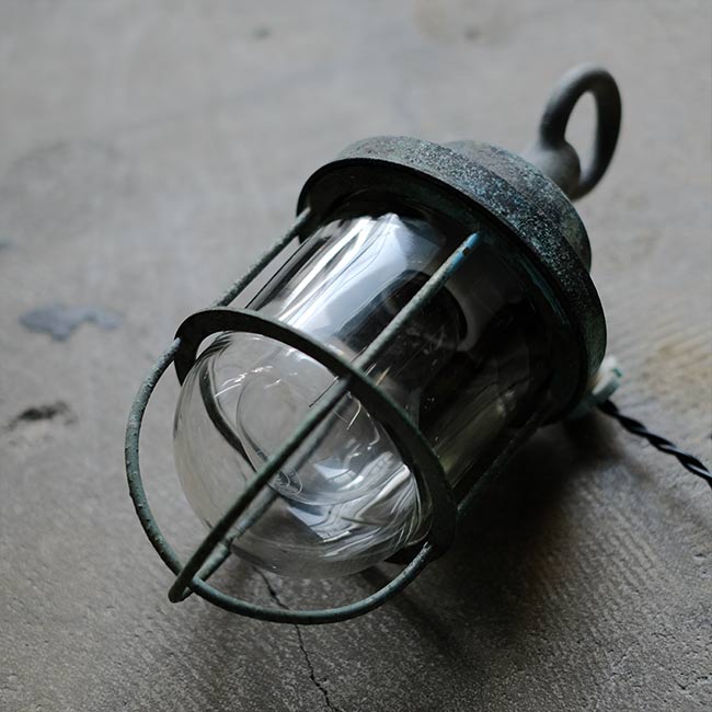 Hanging marine work light