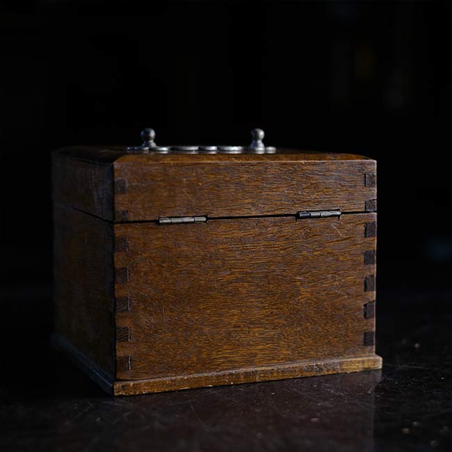 High-frequency therapy device wooden box