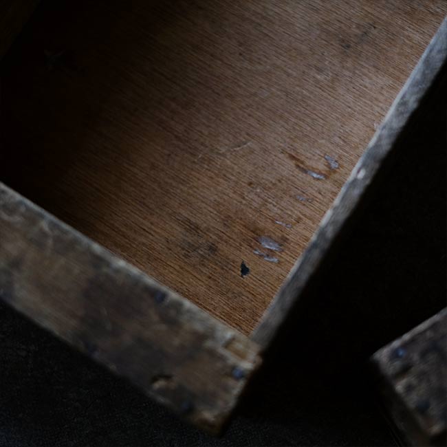 Shallow wooden box