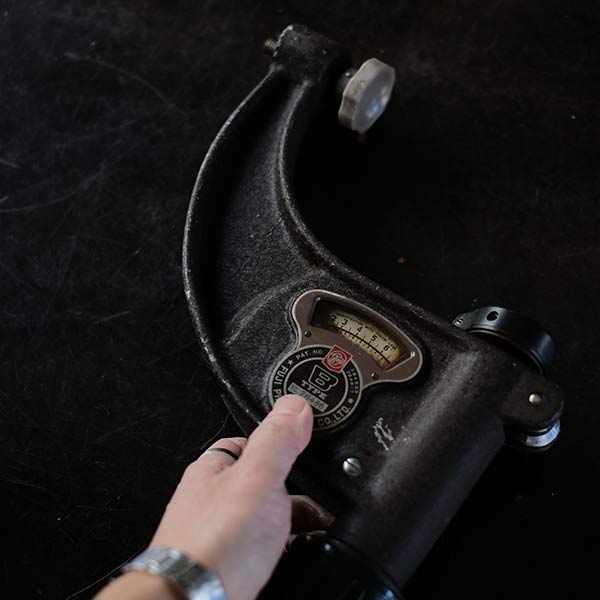 Enlarger mounting bracket
