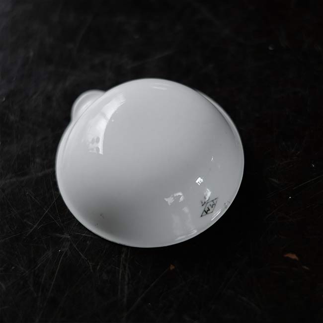 Evaporating dish with lid