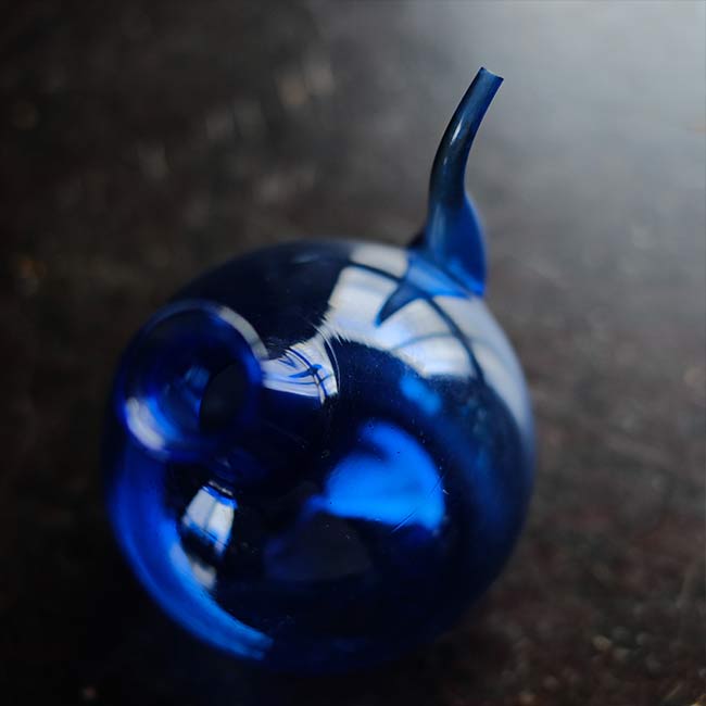 瑠璃色の洗眼瓶