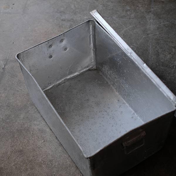 給食用コンテナ