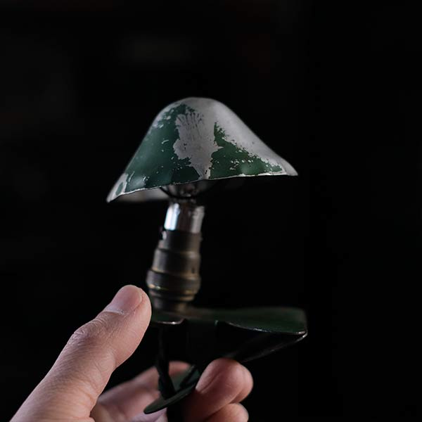 French clip light