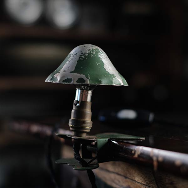 French clip light
