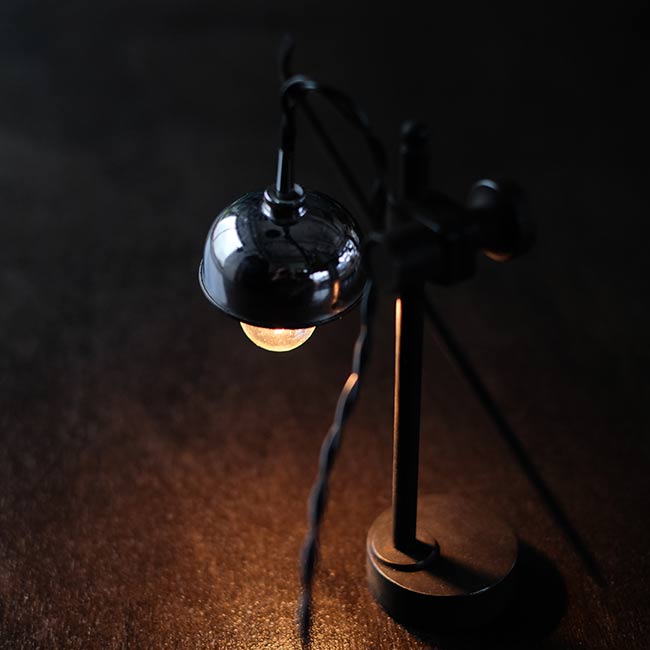 フランスのトースカンを使ったランプ