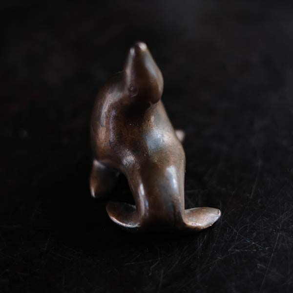 Fur seal figure