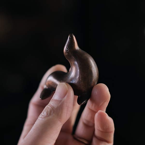 Fur seal figure