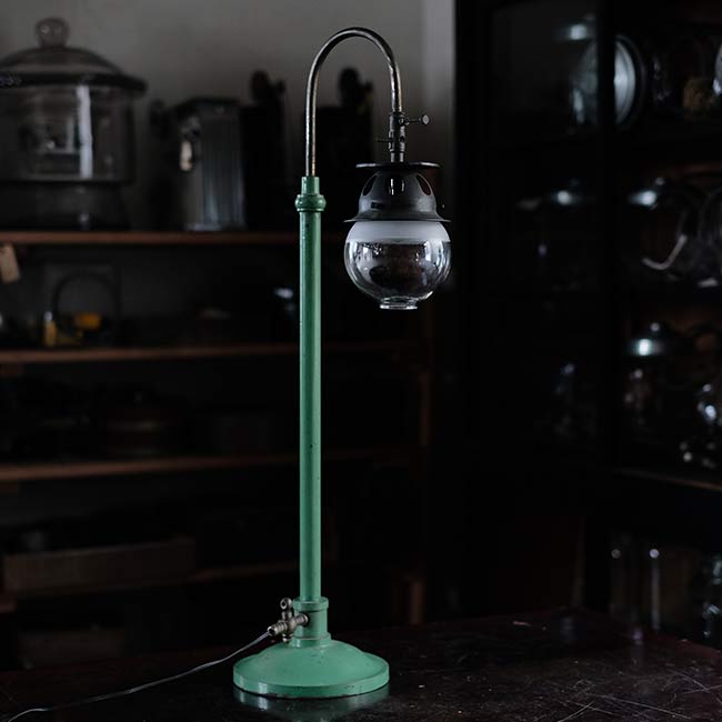 Gas lamp stand light