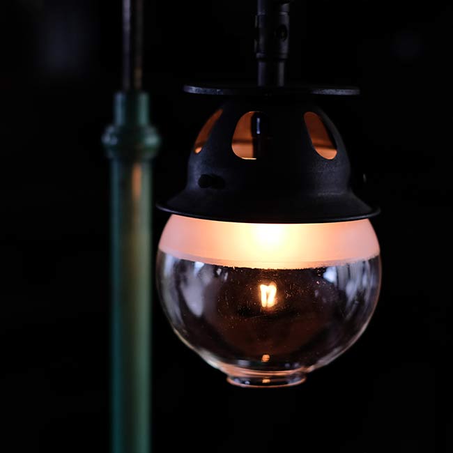 Gas lamp stand light