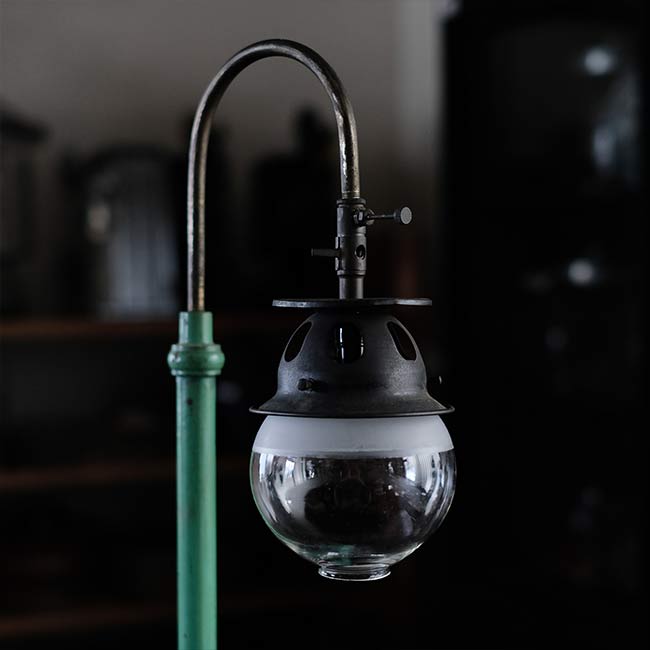 Gas lamp stand light