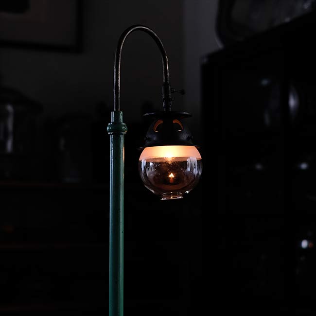 Gas lamp stand light