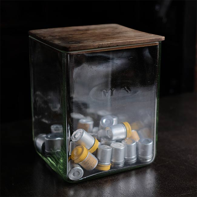 蓋付きガラス製バッテリーケース