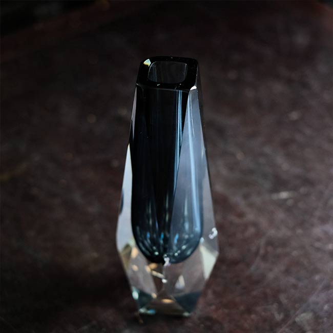 Glass flower vase