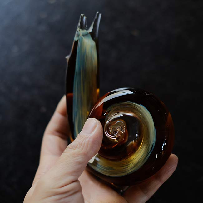 Glass snail