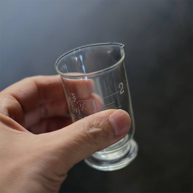 小さなメスシリンダー 2oz