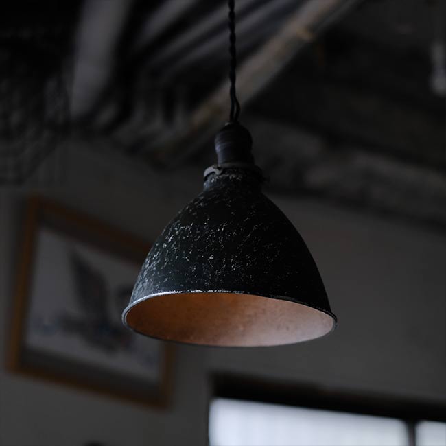 Aluminum shade pendant light