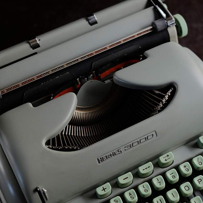 HERMES 3000 typewriter ink ribbon replaced