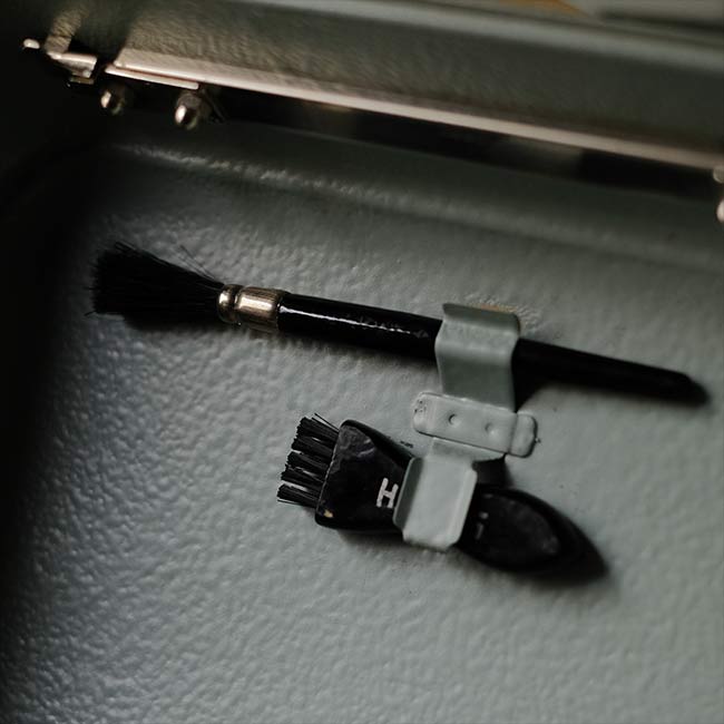 HERMES 3000 typewriter ink ribbon replaced
