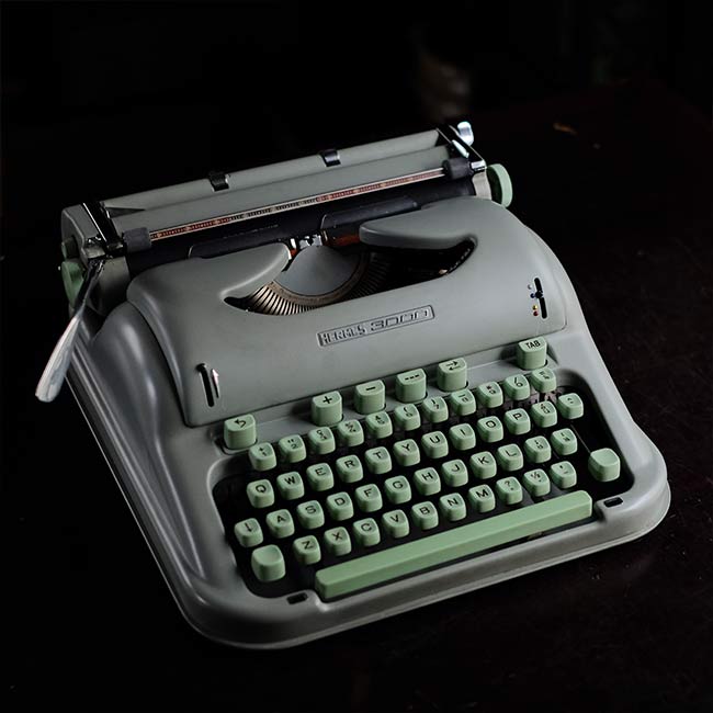 HERMES 3000 typewriter ink ribbon replaced