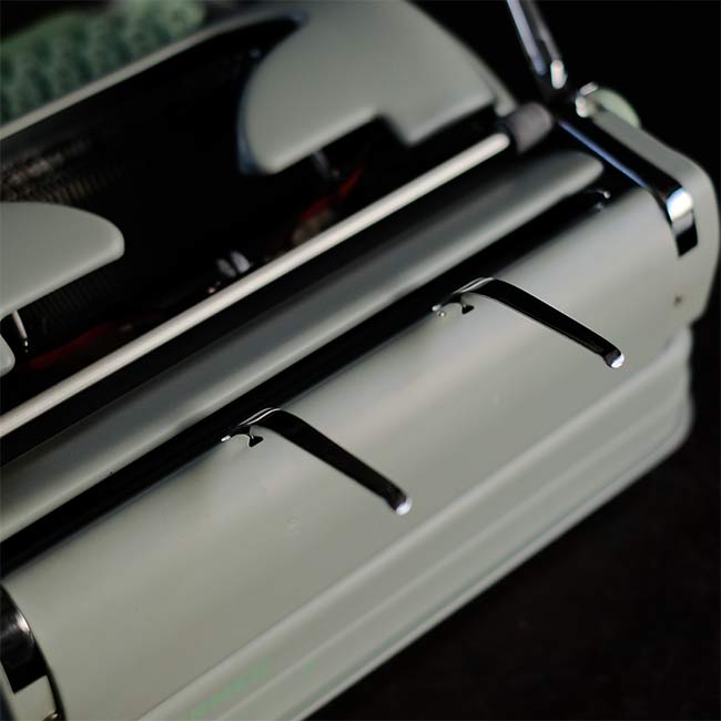 HERMES 3000 typewriter ink ribbon replaced